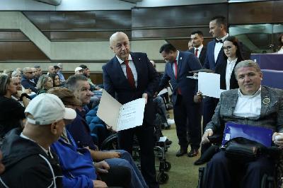 Ratnim vojnim invalidima uručeni vaučeri za nabavku vozila